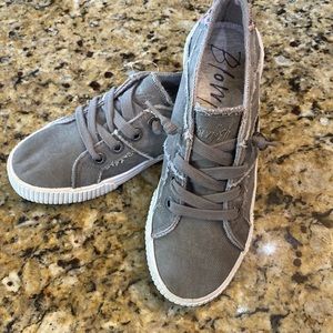 Blowfish Malibu shoe. NWOT worn once